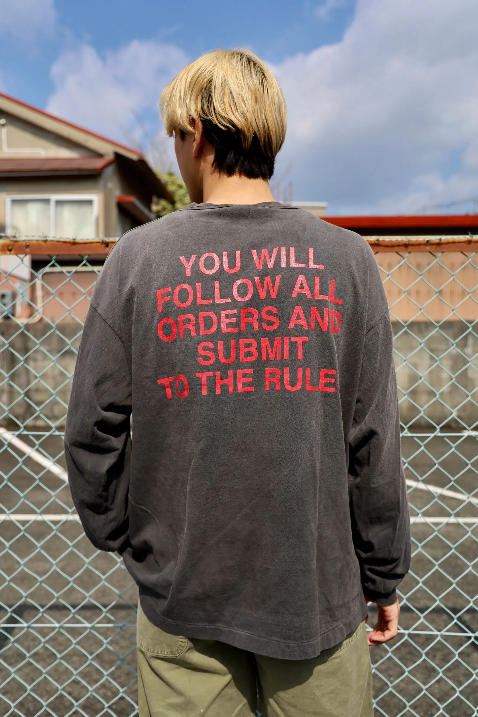SAINT Mxxxxxx × Kosuke Kawamura KK_LS TEE/COMPLETE CONTRL/BLK KK joint model Jesus AK submachine gun cross long-sleeved TEE Washed black S-XL KK joint model creative submachine gun Jesus cross The fading of sulfur dye on ready-to-wear and washed water to make it old Hand-splashed ink hole processing The printing is repeatedly modified to outline the ultimate restoration ZP Cylindrical side seam high weight fabric Stiff and comfortable Correct accessories Customized co-branded wash mark/little angel mark, top purchasing agent level